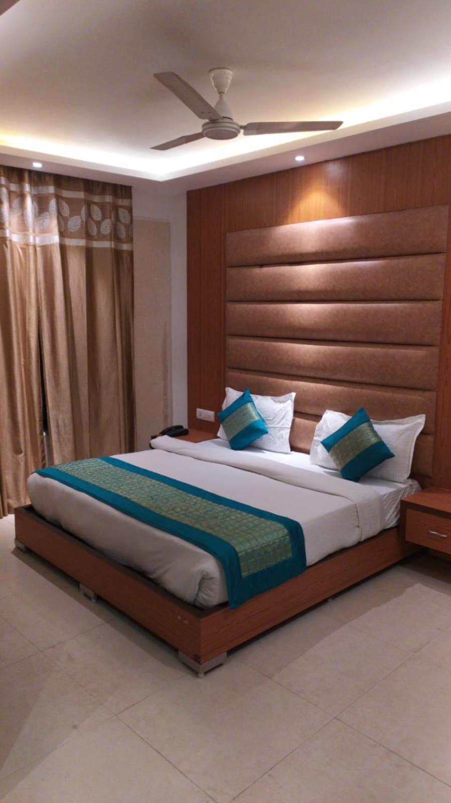 Hotel O Delhi, Near Karol Bagh Main Market And Metro Station 뉴델리 외부 사진